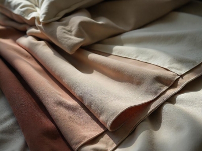 L'Étoffe de Vos Rêves : Velours Soyeux, Tissu Chiné... Choisir le Revêtement Idé